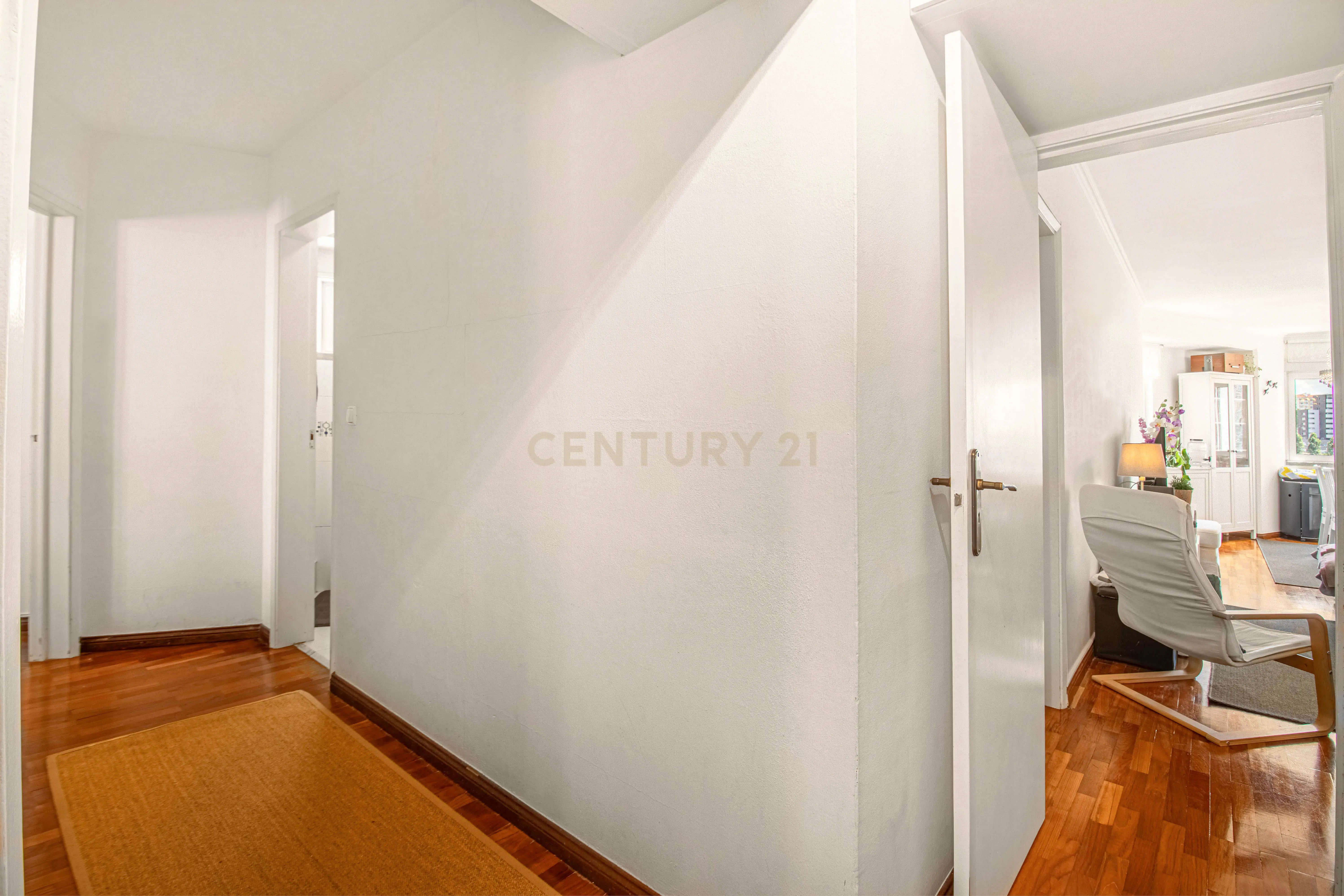 Apartamento T3 com Garagem - Ameixoeira - Image 19