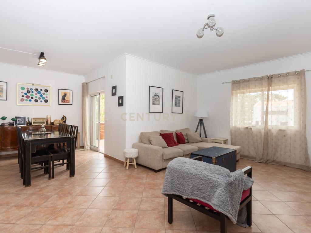 Moradia T5 em Foros de Amora - Image 11