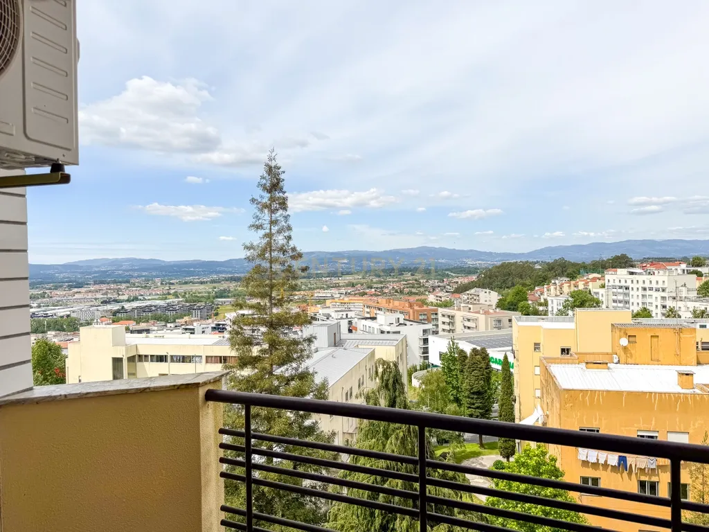 Apartamento T3 Remodelado com garagem em Braga | Próximo do Centro Histórico - Image 26