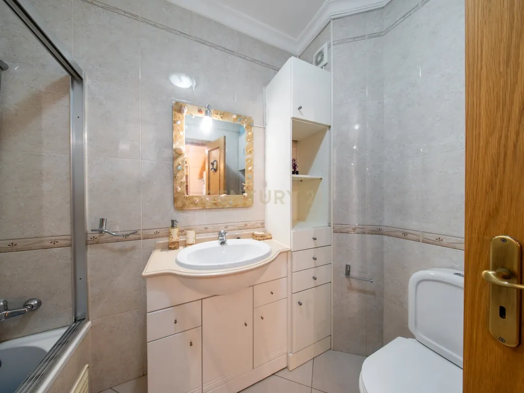 Apartamento T1 em Armação de Pêra | A apenas 2 minutos da praia | Conforto, Localização e excelente Oportunidade de Investimento - Image 8