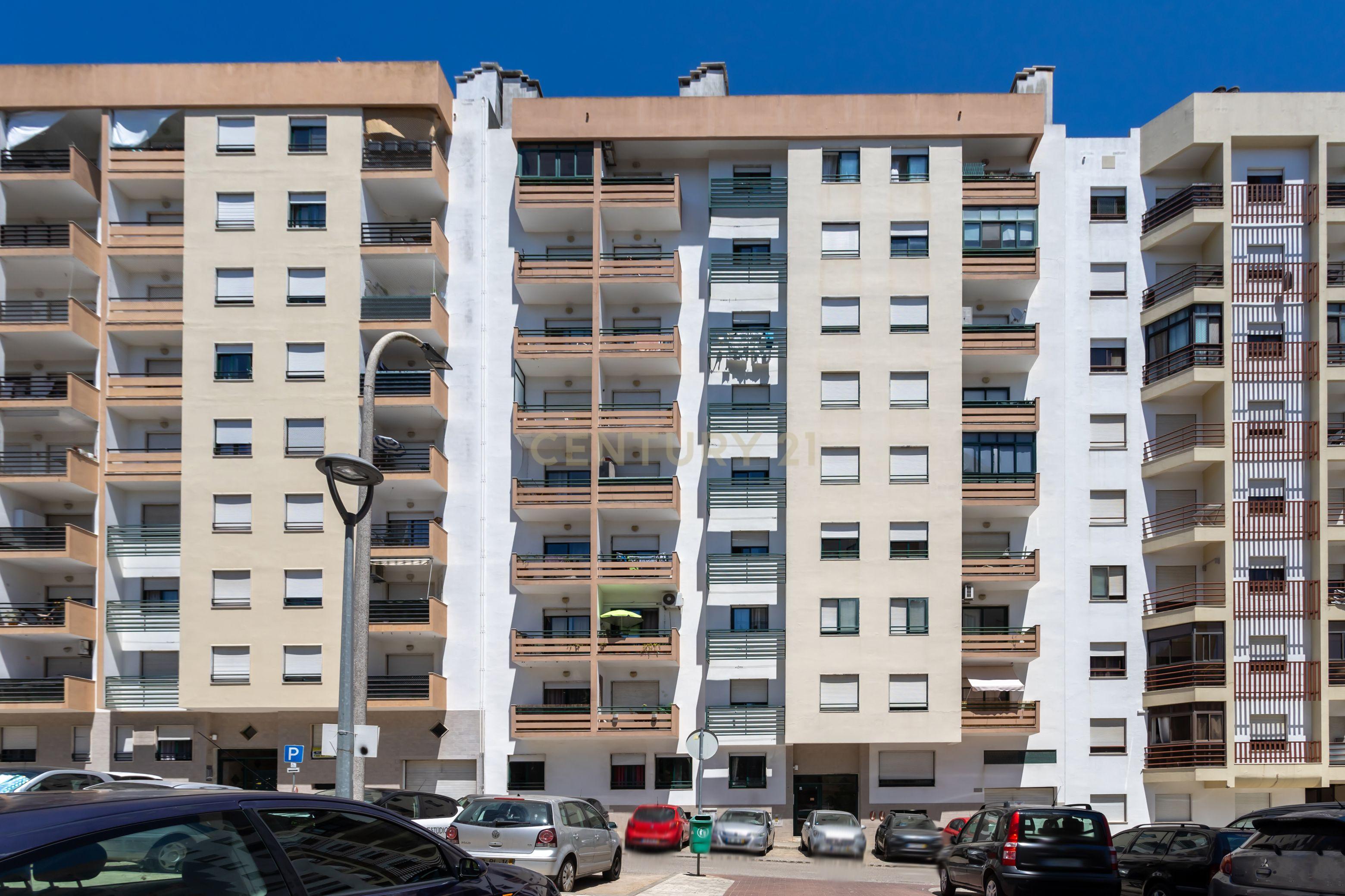 Fabuloso Apartamento T2 + garagem - Monte Belo Norte - Image 30