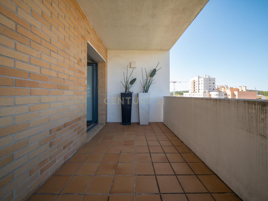 Apartamento T2 de Luxo Mobilado para arrendamento no Condomínio Pateo Central - Image 13
