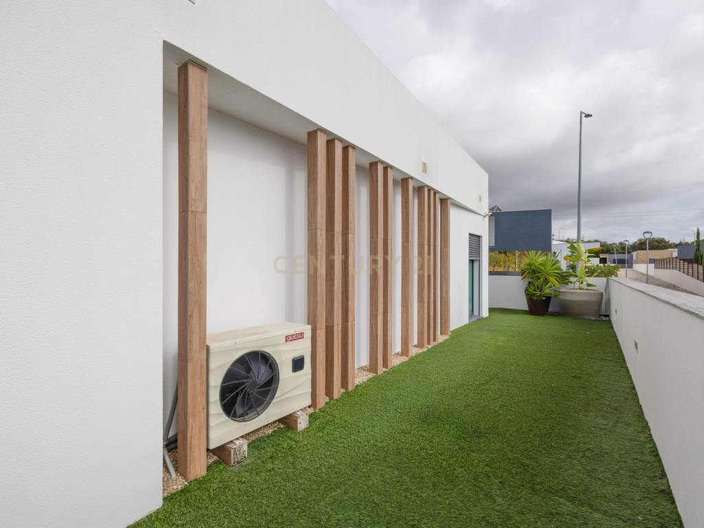 Moradia unifamiliar na Urbanização dos Jardins de Santiago, Setúbal - Image 31
