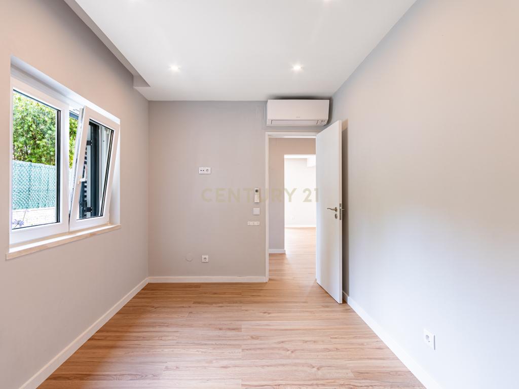 Moradia Unifamiliar T5 em Carcavelos  - Image 12