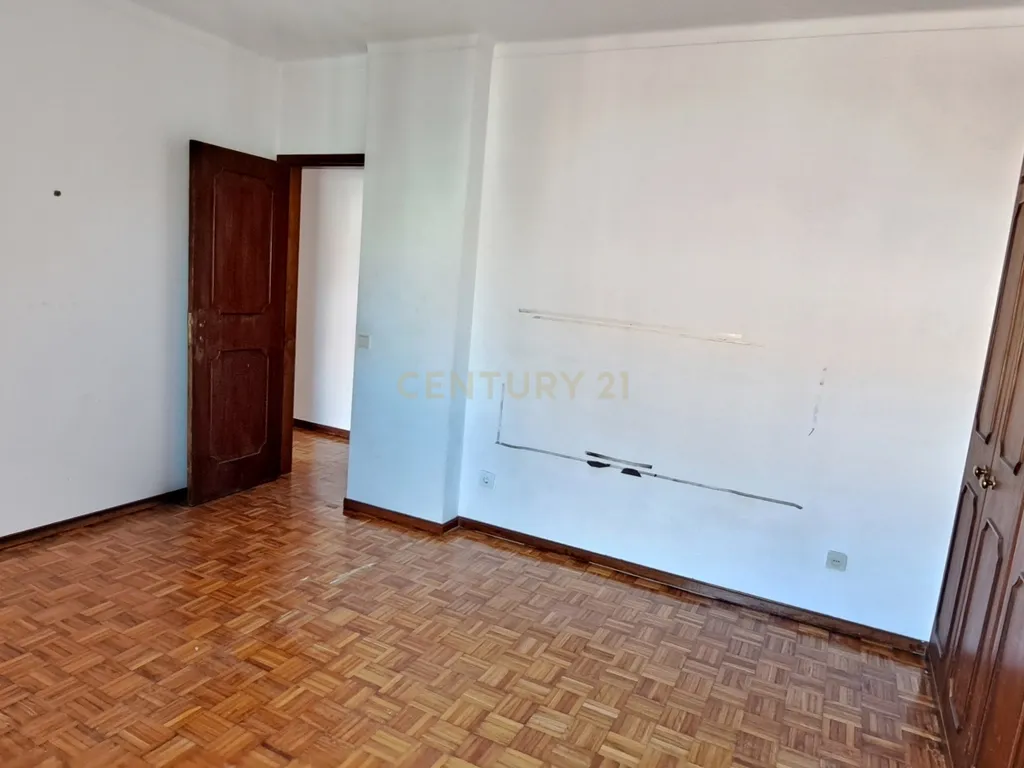 Apartamento T4 Duplex com 133m2 Montijo. - Image 14