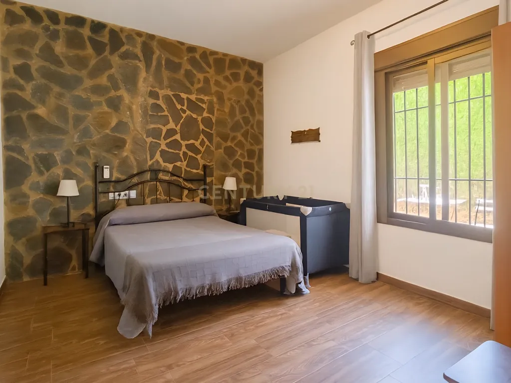 Exclusiva Propriedade Boutique com 3 Apartamentos Independentes, Piscina e Jardim Privado perto de Ronda – Elevada Rentabilidade Turística - Image 14