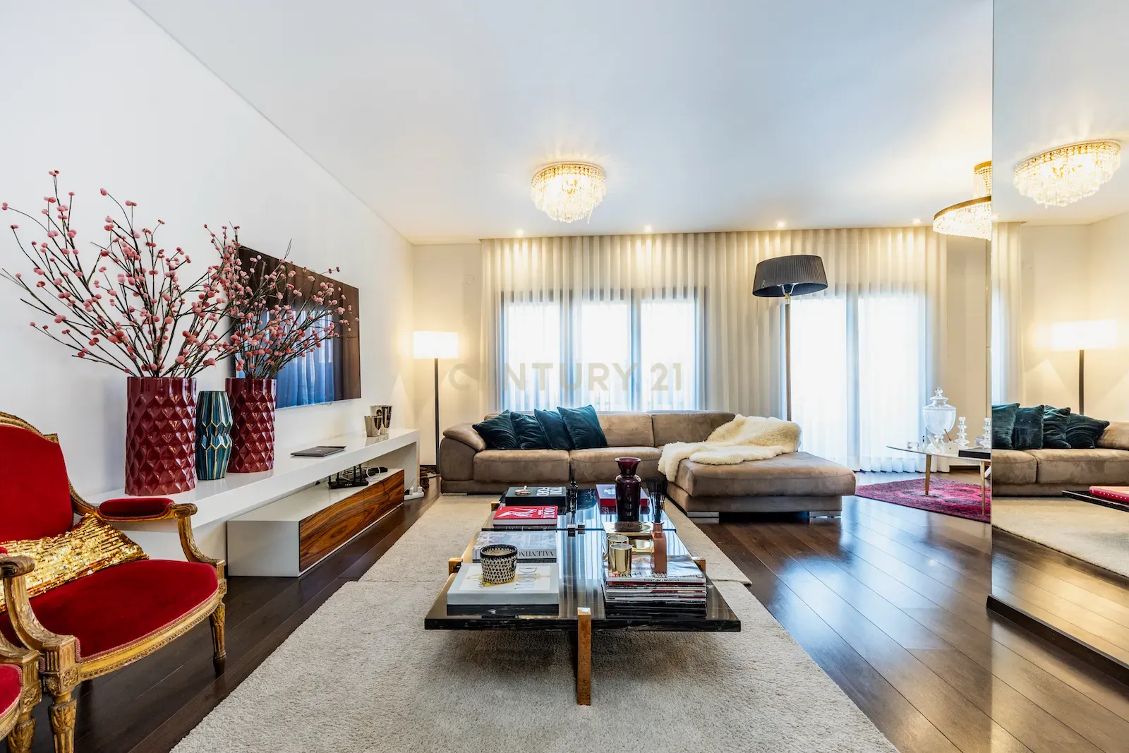 Apartamento T5 de luxo na Urbanização Jardins do Cristo Rei. - Image 5