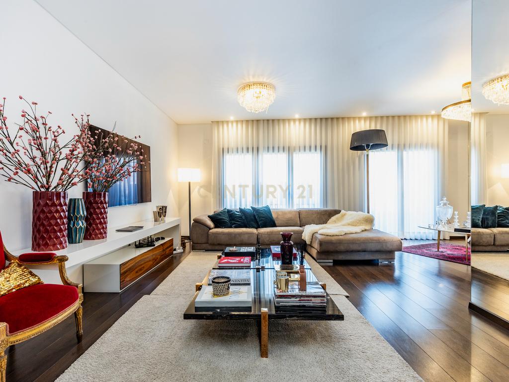 Apartamento T5 de luxo na Urbanização Jardins do Cristo Rei. - Image 5