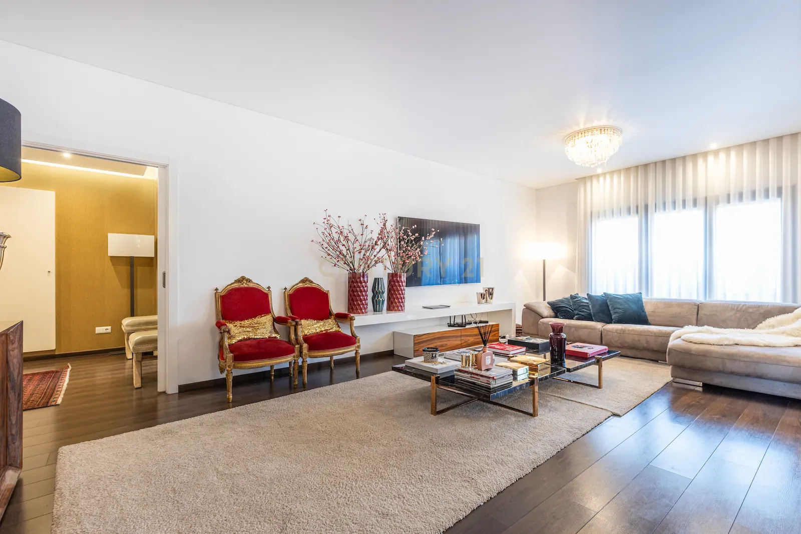 Apartamento T5 de luxo na Urbanização Jardins do Cristo Rei. - Image 7