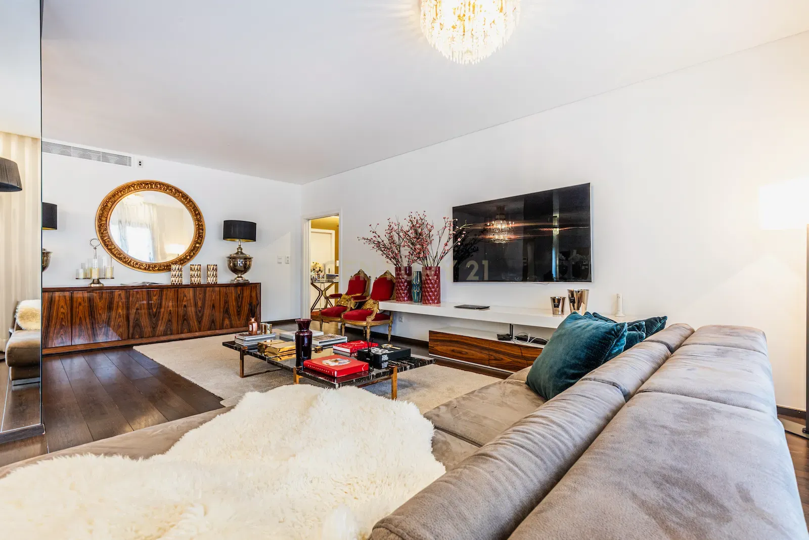 Apartamento T5 de luxo na Urbanização Jardins do Cristo Rei. - Image 4