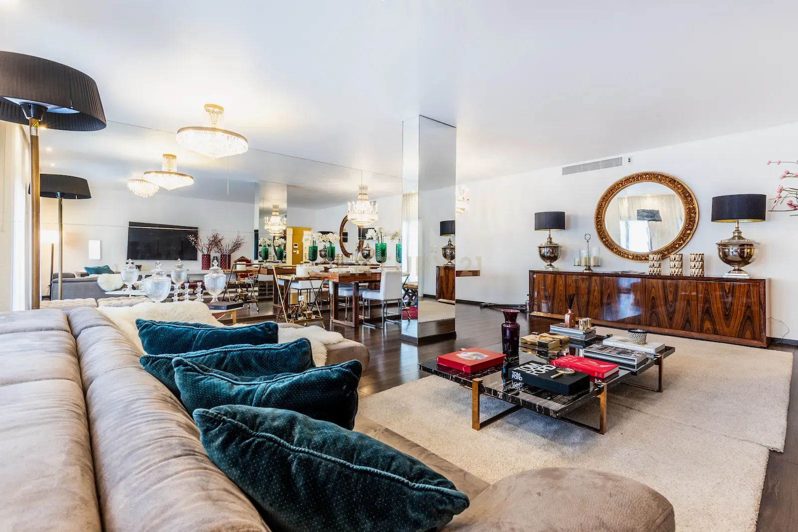 Apartamento T5 de luxo na Urbanização Jardins do Cristo Rei. - Image 3