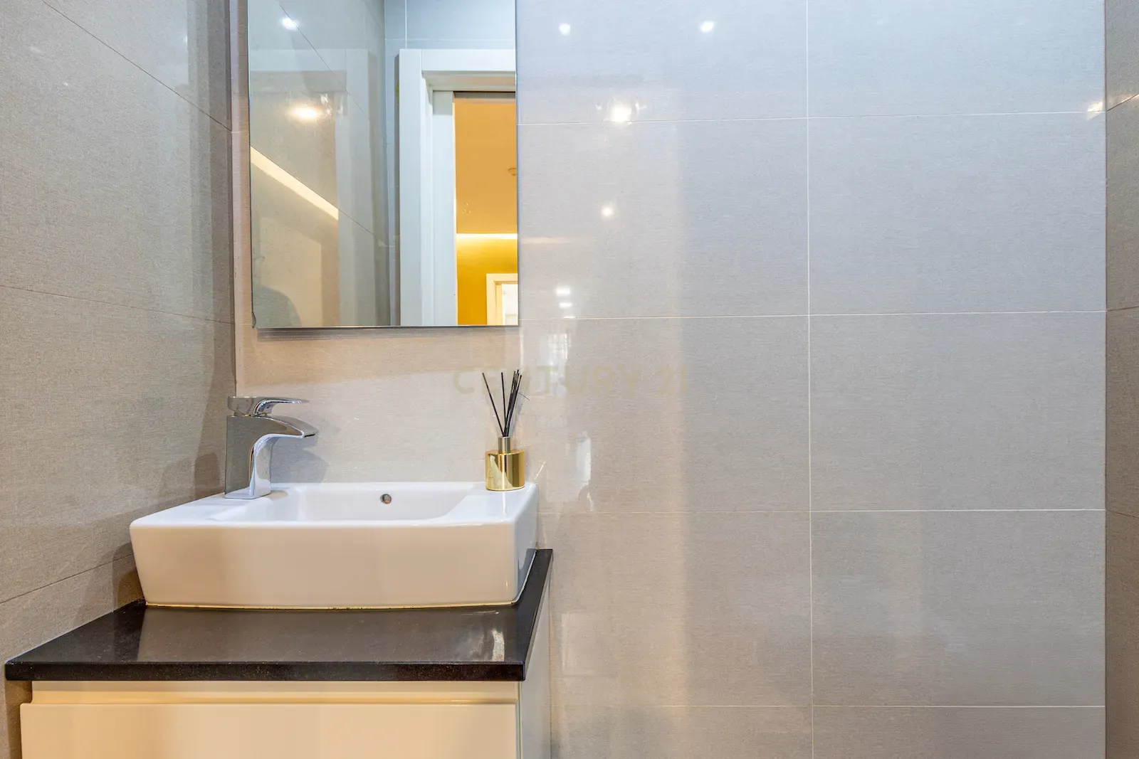 Apartamento T5 de luxo na Urbanização Jardins do Cristo Rei. - Image 27