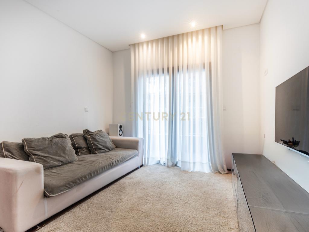 Apartamento T5 de luxo na Urbanização Jardins do Cristo Rei. - Image 18