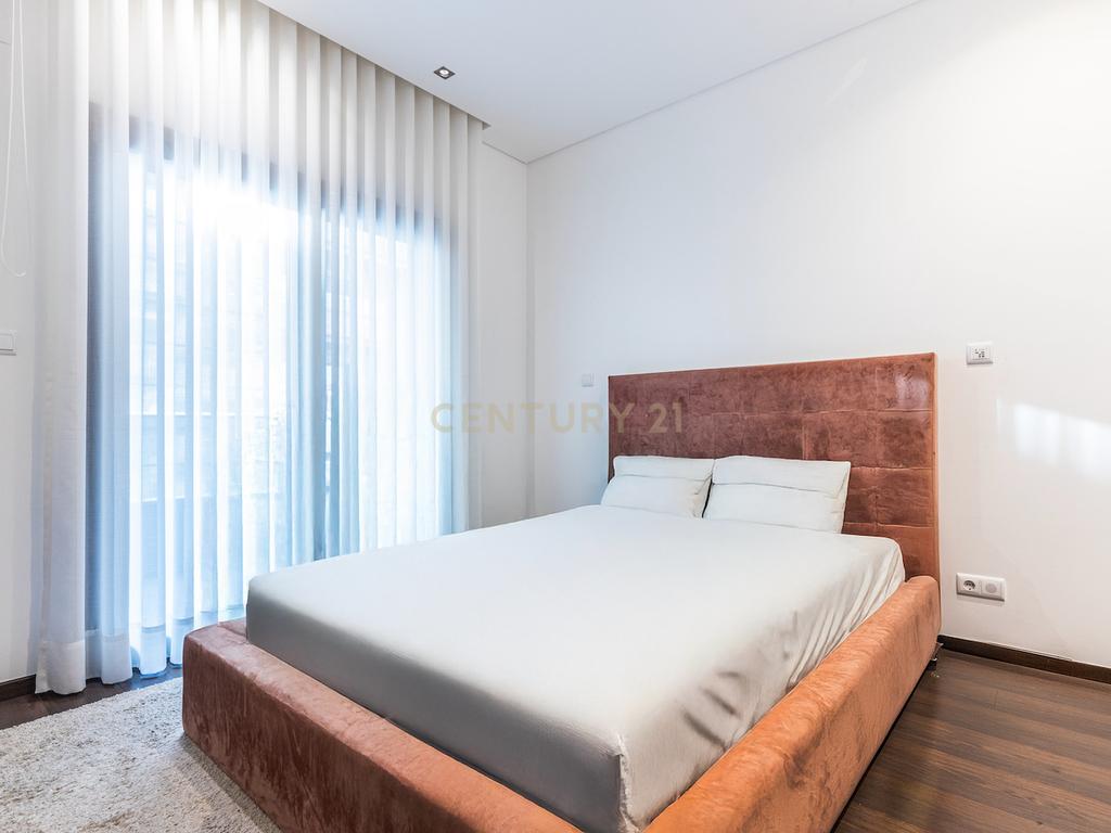 Apartamento T5 de luxo na Urbanização Jardins do Cristo Rei. - Image 21