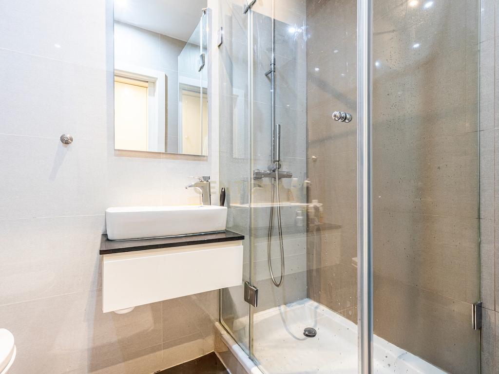 Apartamento T5 de luxo na Urbanização Jardins do Cristo Rei. - Image 28