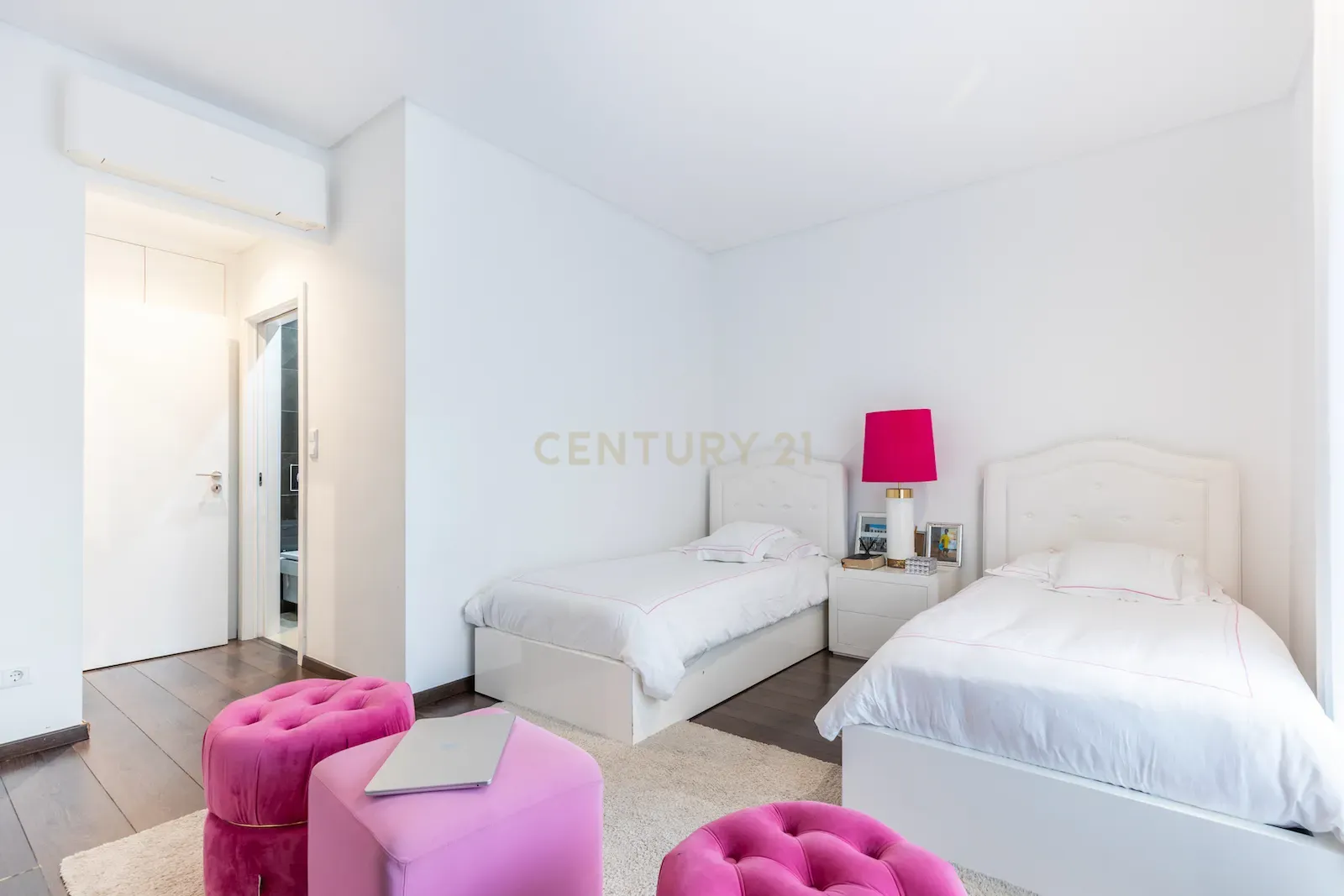 Apartamento T5 de luxo na Urbanização Jardins do Cristo Rei. - Image 24