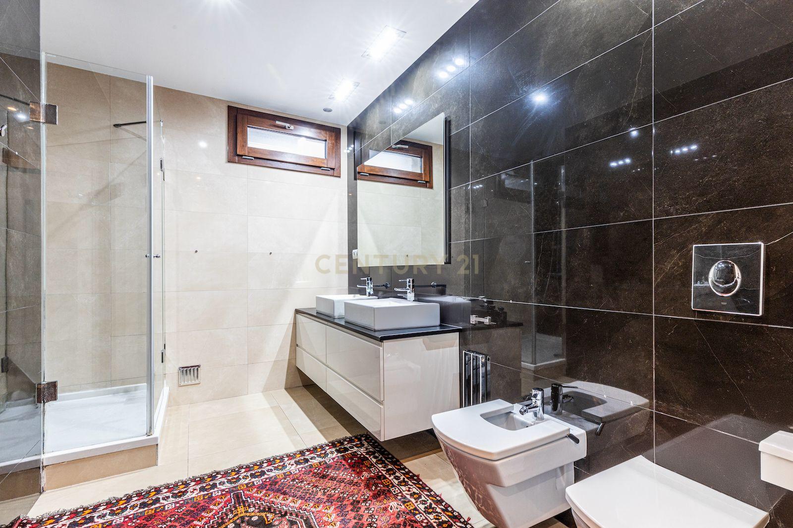 Apartamento T5 de luxo na Urbanização Jardins do Cristo Rei. - Image 22