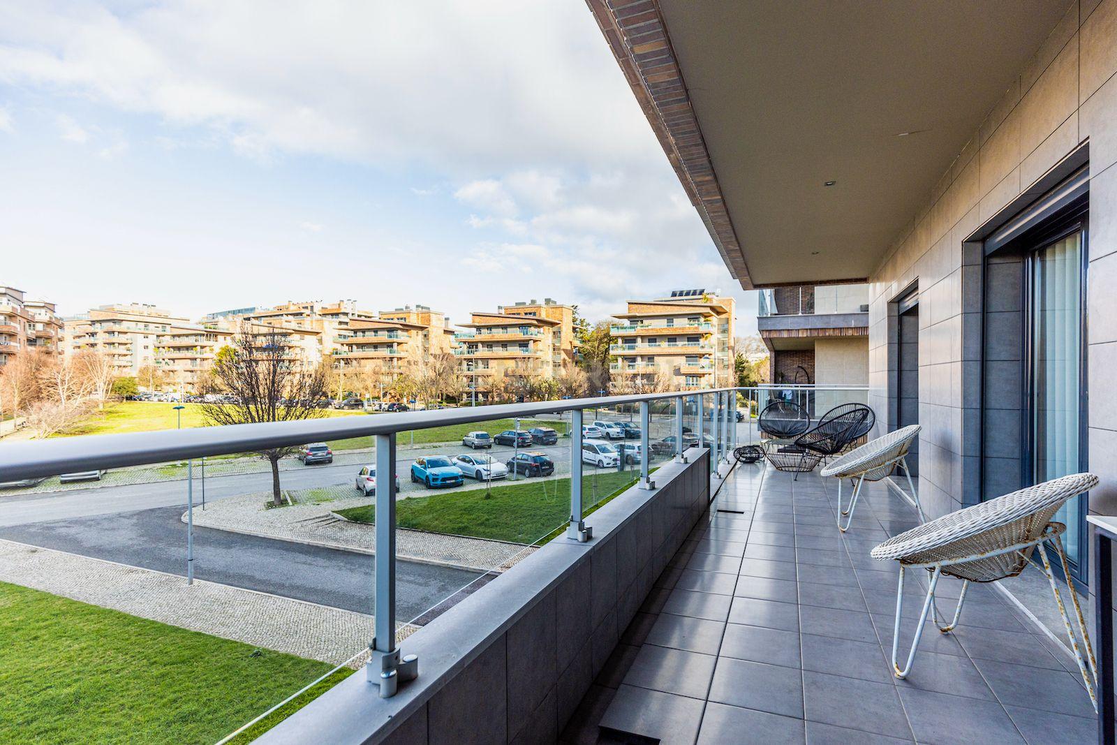 Apartamento T5 de luxo na Urbanização Jardins do Cristo Rei. - Image 8
