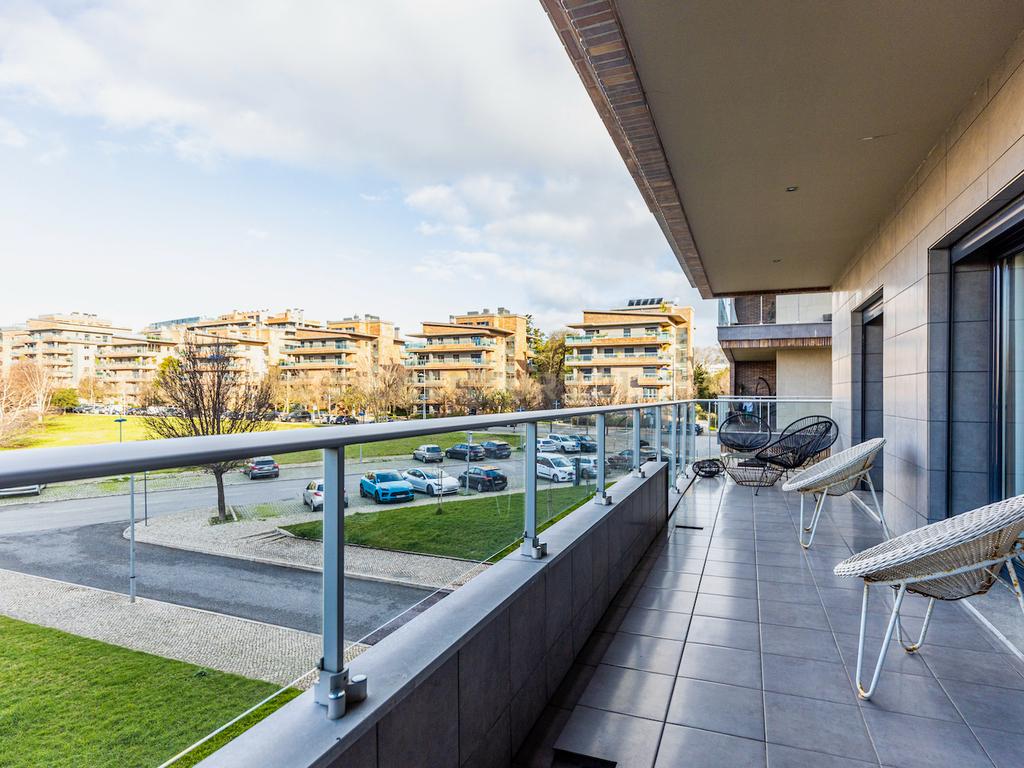 Apartamento T5 de luxo na Urbanização Jardins do Cristo Rei. - Image 8