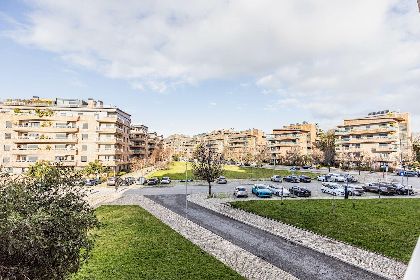 Apartamento T5 de luxo na Urbanização Jardins do Cristo Rei. - Image 10