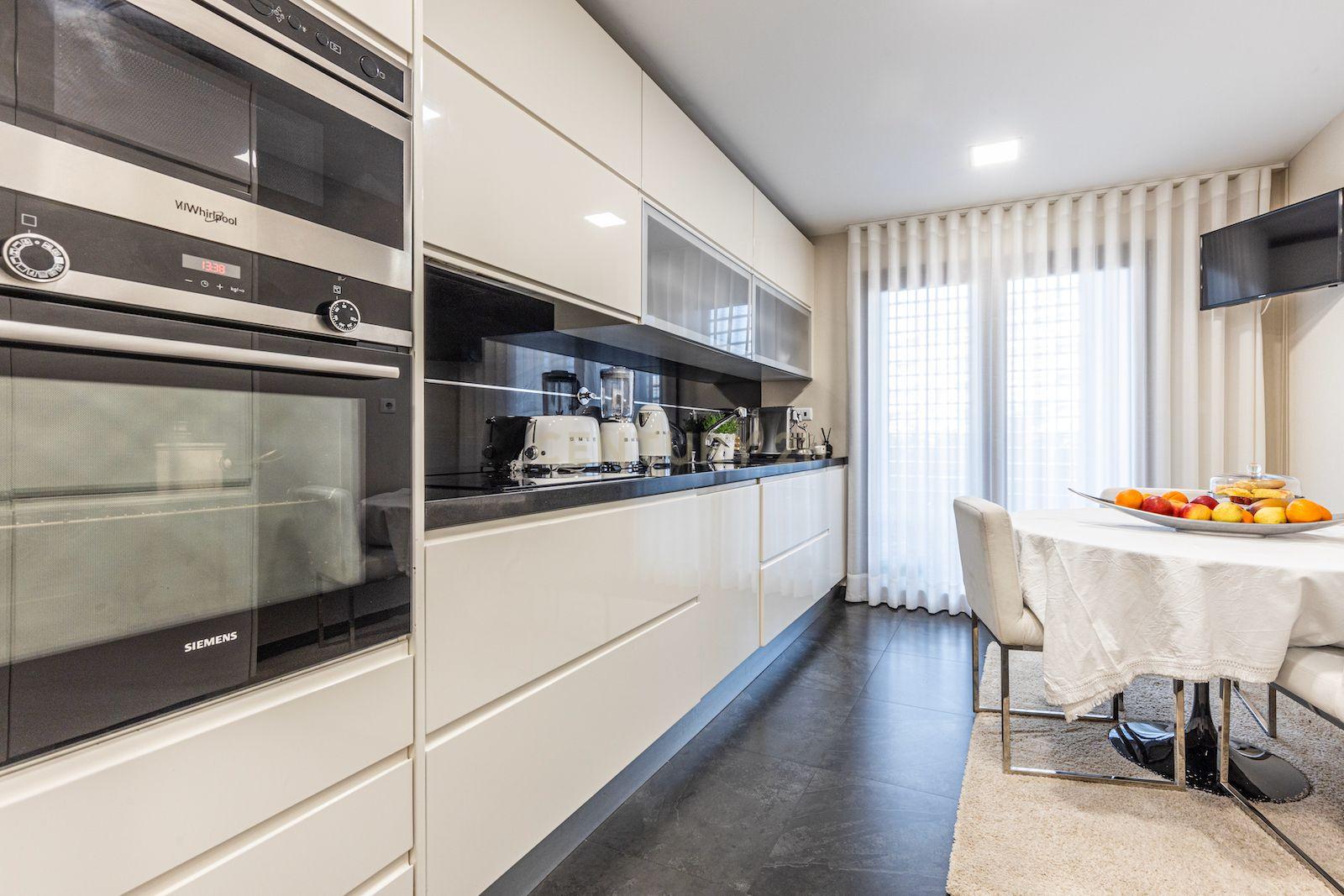 Apartamento T5 de luxo na Urbanização Jardins do Cristo Rei. - Image 14