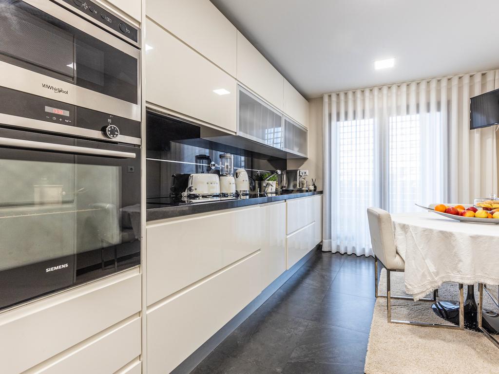 Apartamento T5 de luxo na Urbanização Jardins do Cristo Rei. - Image 14