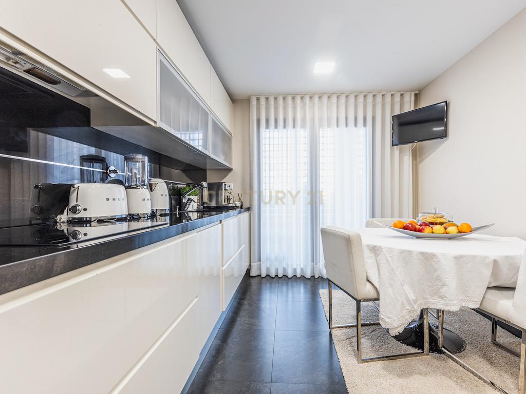Apartamento T5 de luxo na Urbanização Jardins do Cristo Rei. - Image 16