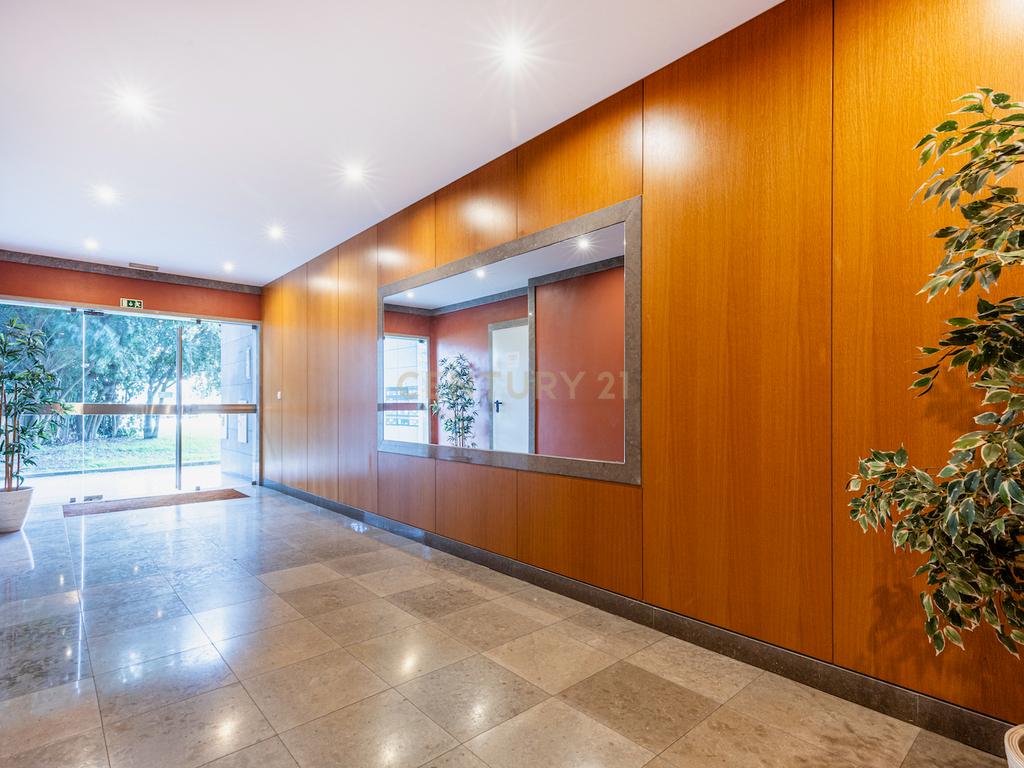 Apartamento T5 de luxo na Urbanização Jardins do Cristo Rei. - Image 34