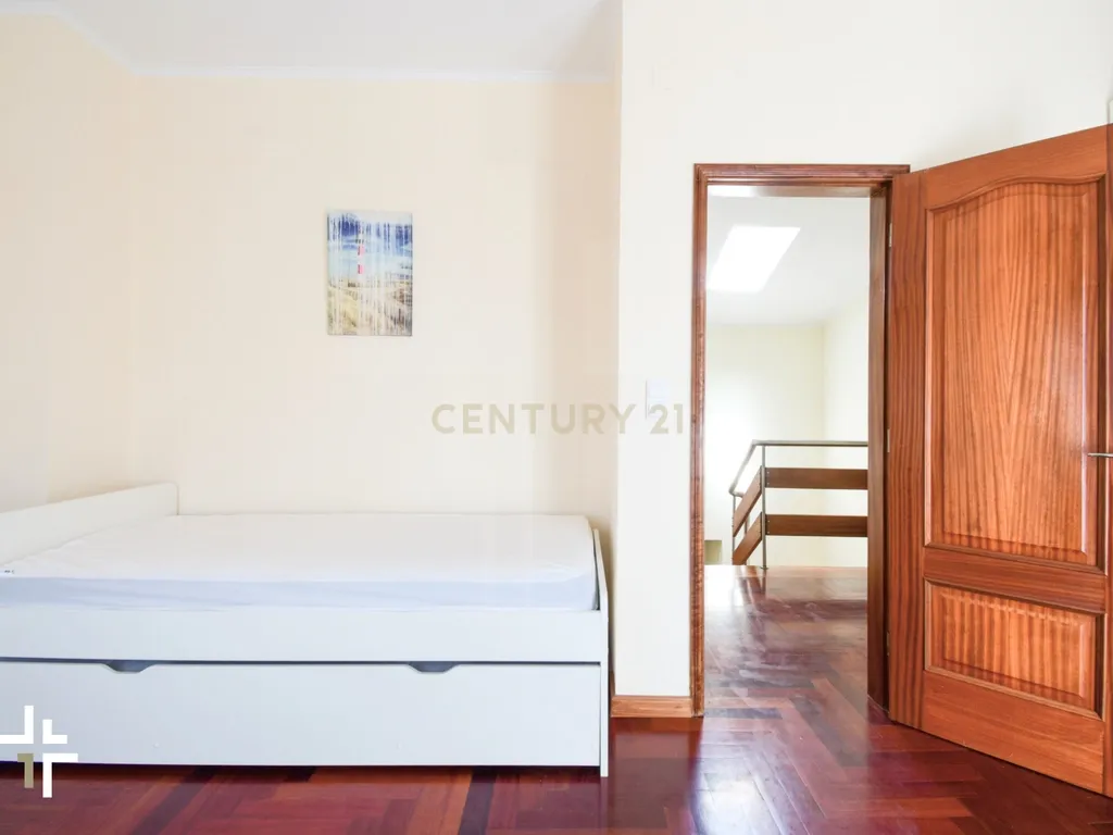 Moradia T2 com Jardim e Alpendres Exclusivos | São Pedro do Estoril - Image 39