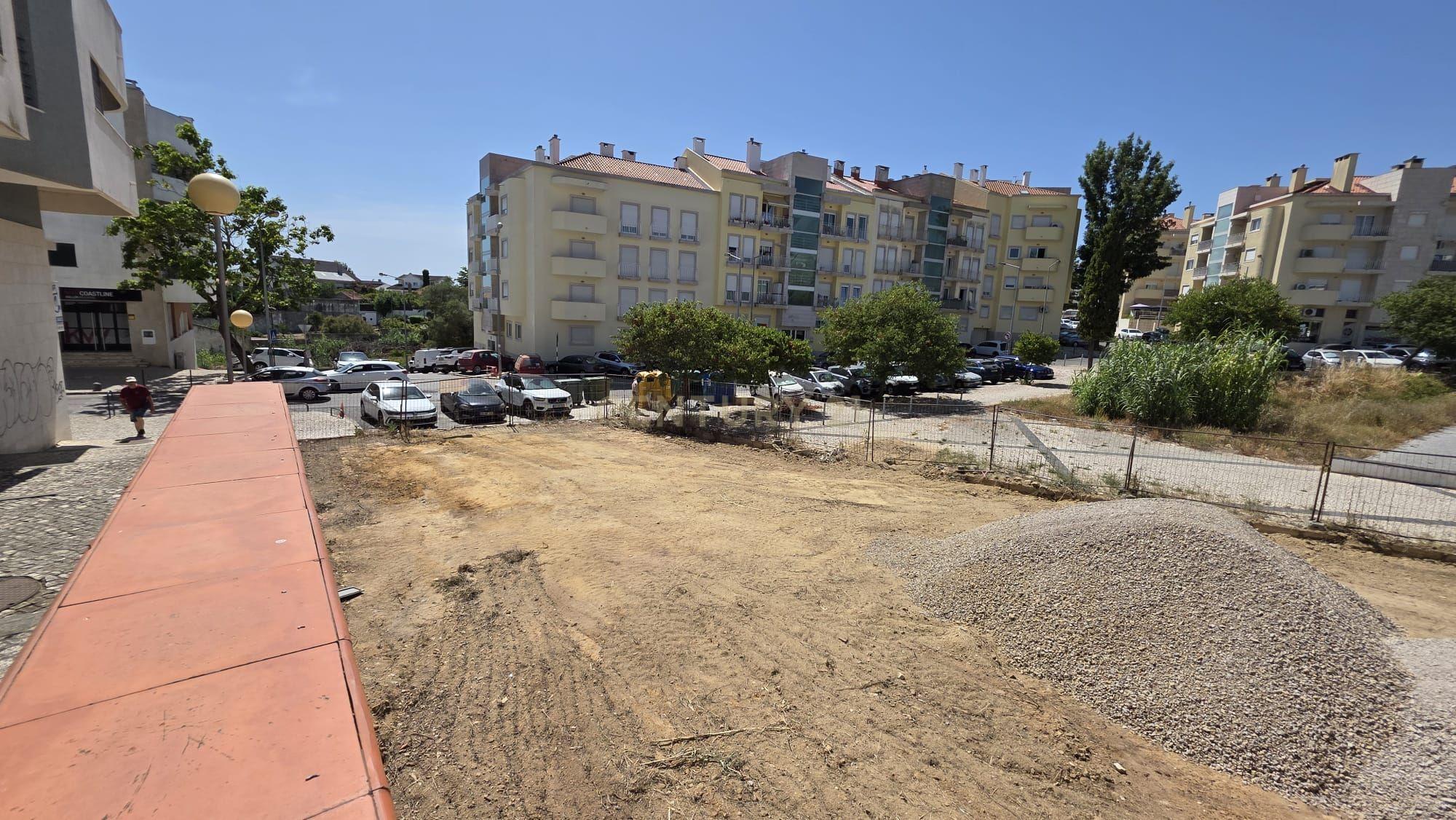 Fotografia 7 de Terreno com 506m2 na Charneca de Caparica, para construção de postos de abastecimento de carros elétricos