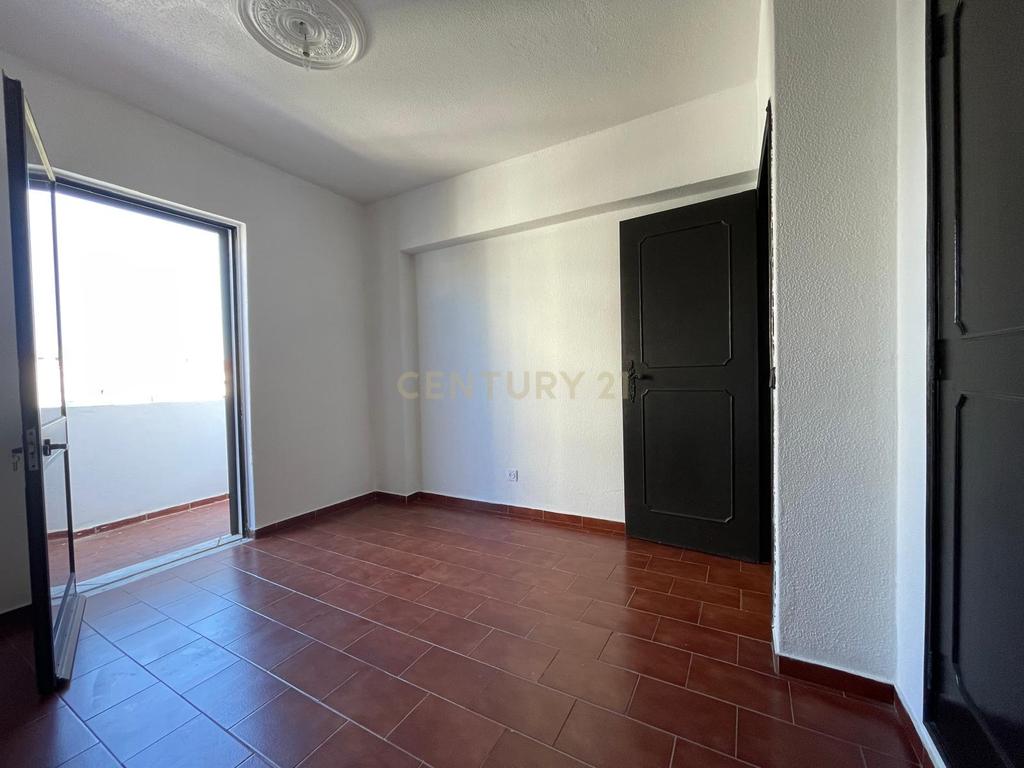 Exclusivo Apartamento T2 - Quarteira - Lugar de Garagem - Varandas - Praias - Marina Vilamoura - Image 17
