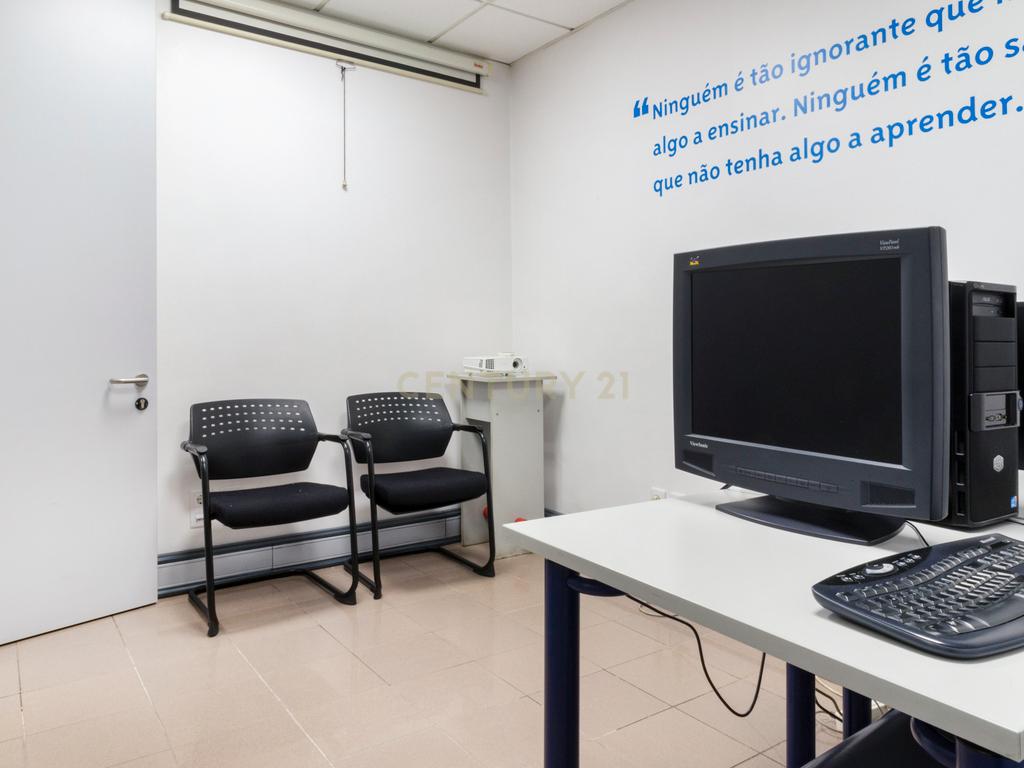 Escritório moderno com 5 Salas e 2 lugares de Parqueamento, junto ao Metro. Para Arrendar! - Image 16
