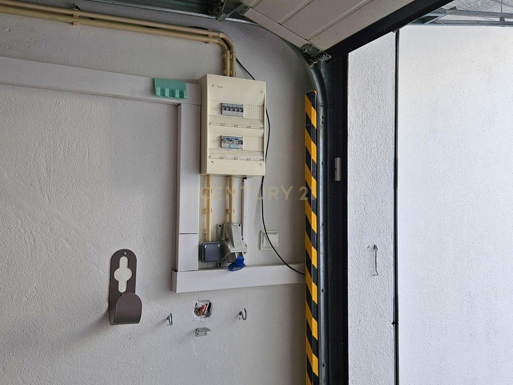 Moradia T4 em Oeiras para arrendar com garagem e terraço - Image 36