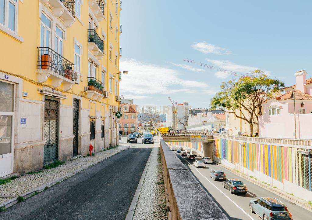 Apartamento T1 cheio Charme na Infante Santo – Conforto e Modernidade - Image 22