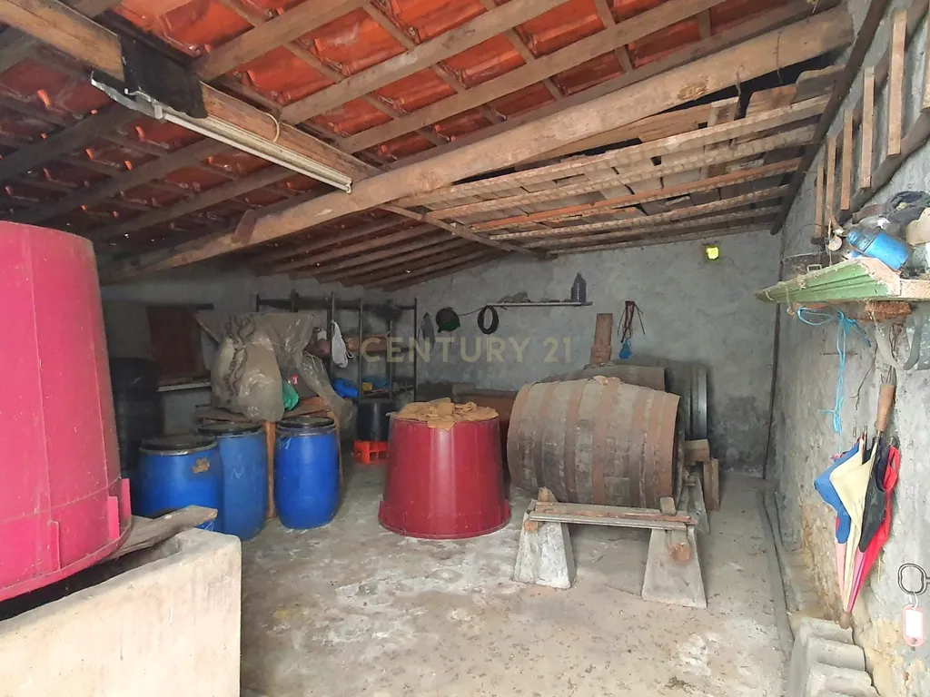 Moradia c/ Terreno e Anexos - Image 21