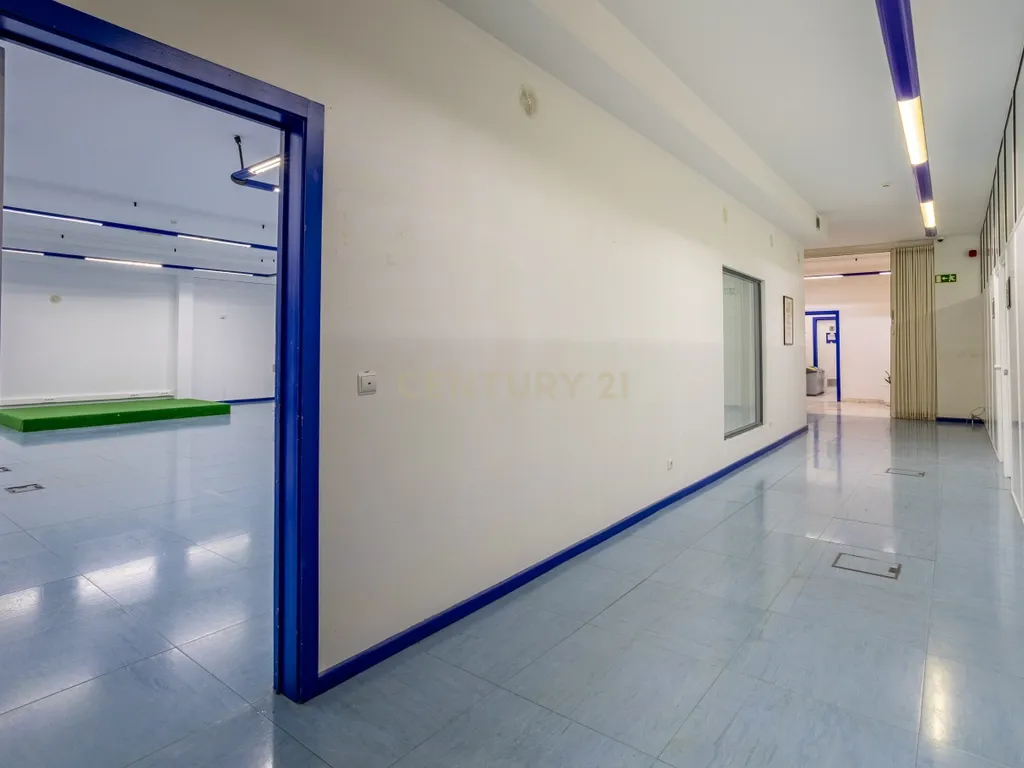 Edifício Comercial em Carnaxide - 5 Pisos - Image 21
