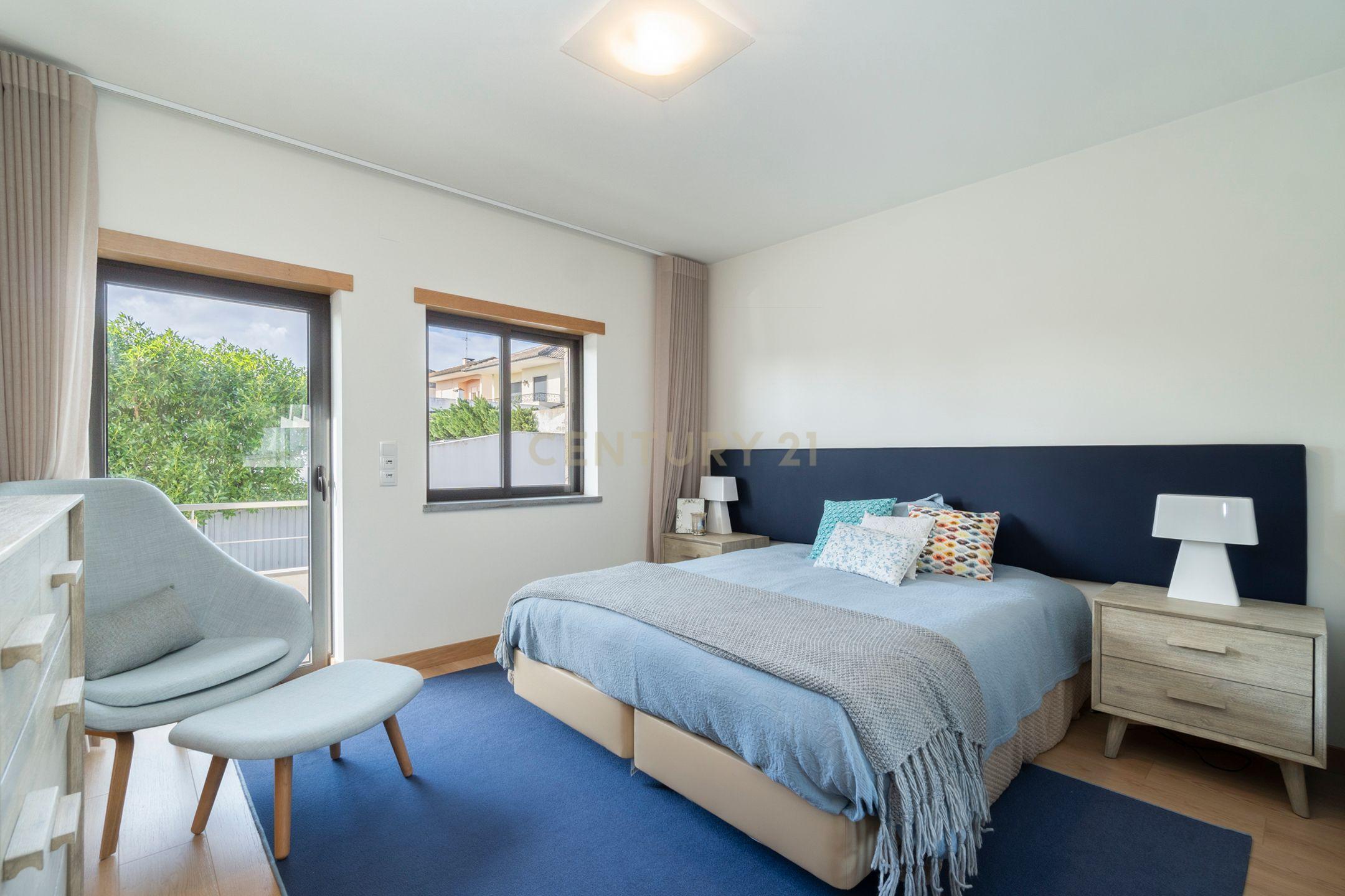 🏡 Luxo em Cada Detalhe: Moradia Exclusiva em Birre, Cascais - Image 51