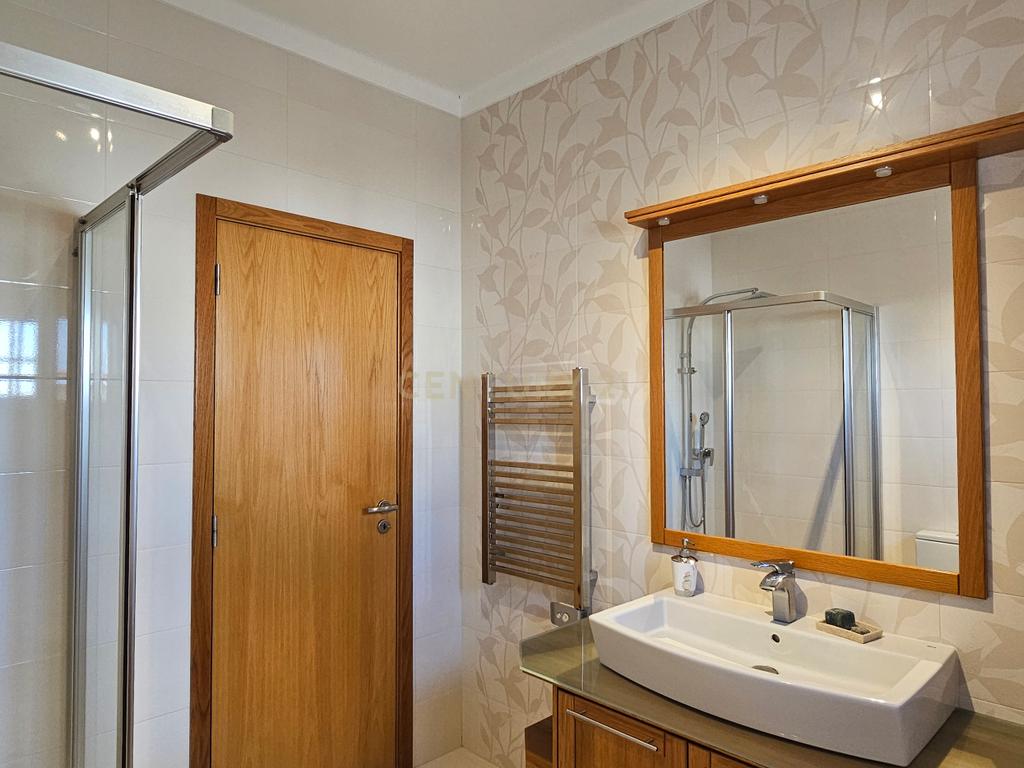 Vila T2+2 em Vendas Novas - Image 18