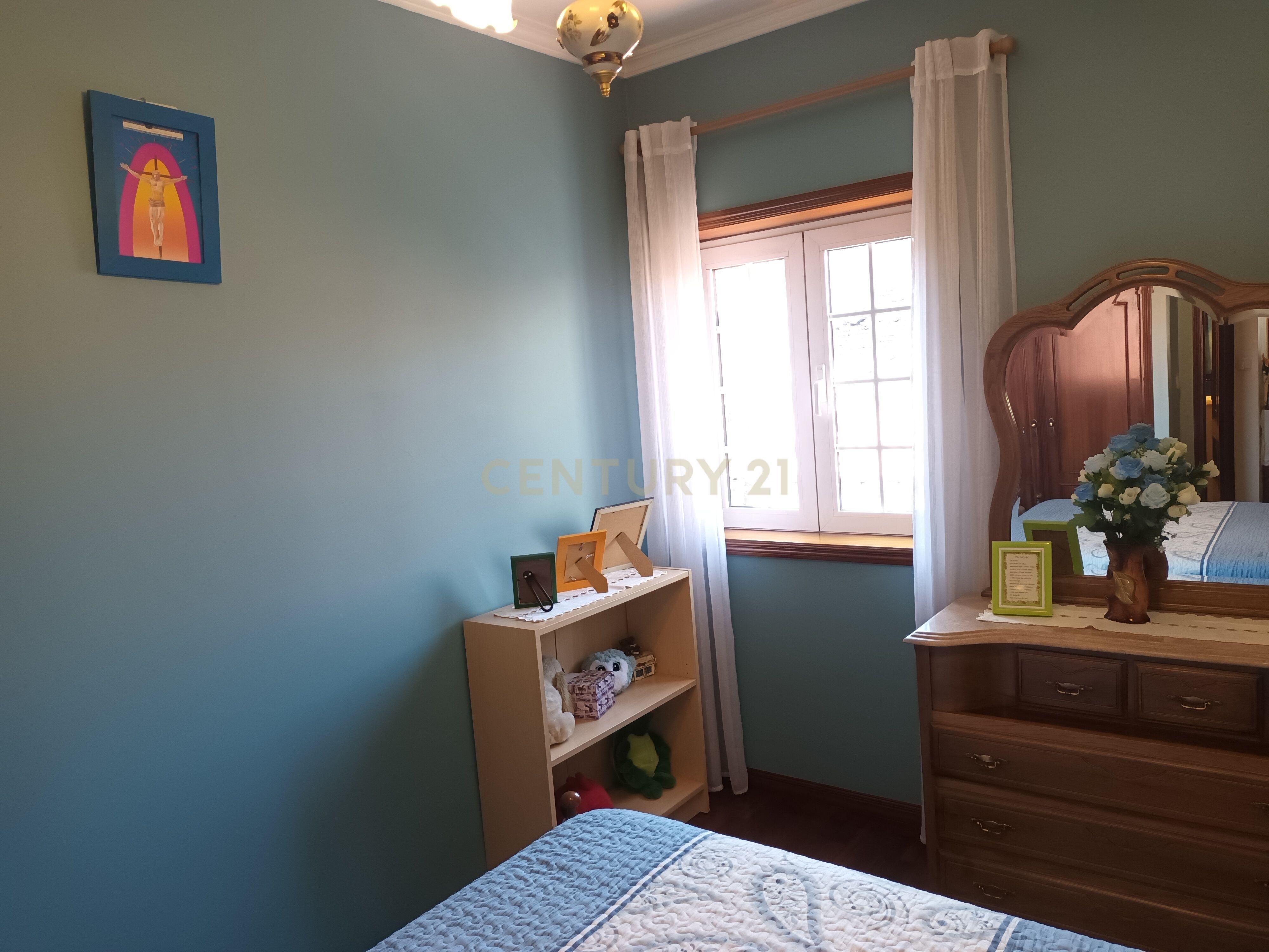 Vende-se apartamento T3 Duplex, zona das Antas, Porto - Image 20