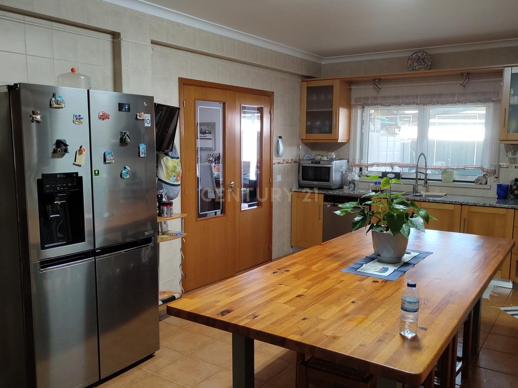 Moradia T4 com piscina em Gaeiras, Marinha Grande. - Image 12