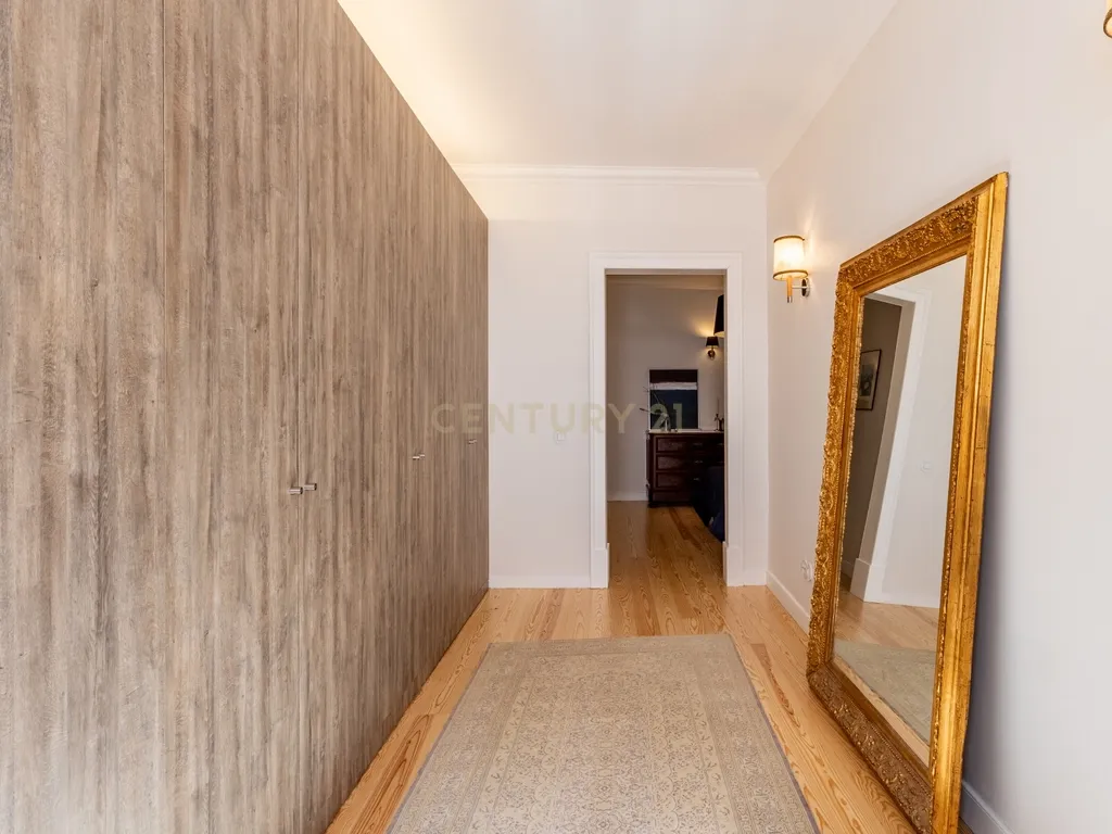 Apartamento T3 com charme lisboeta e vista sobre a cidade - Image 18