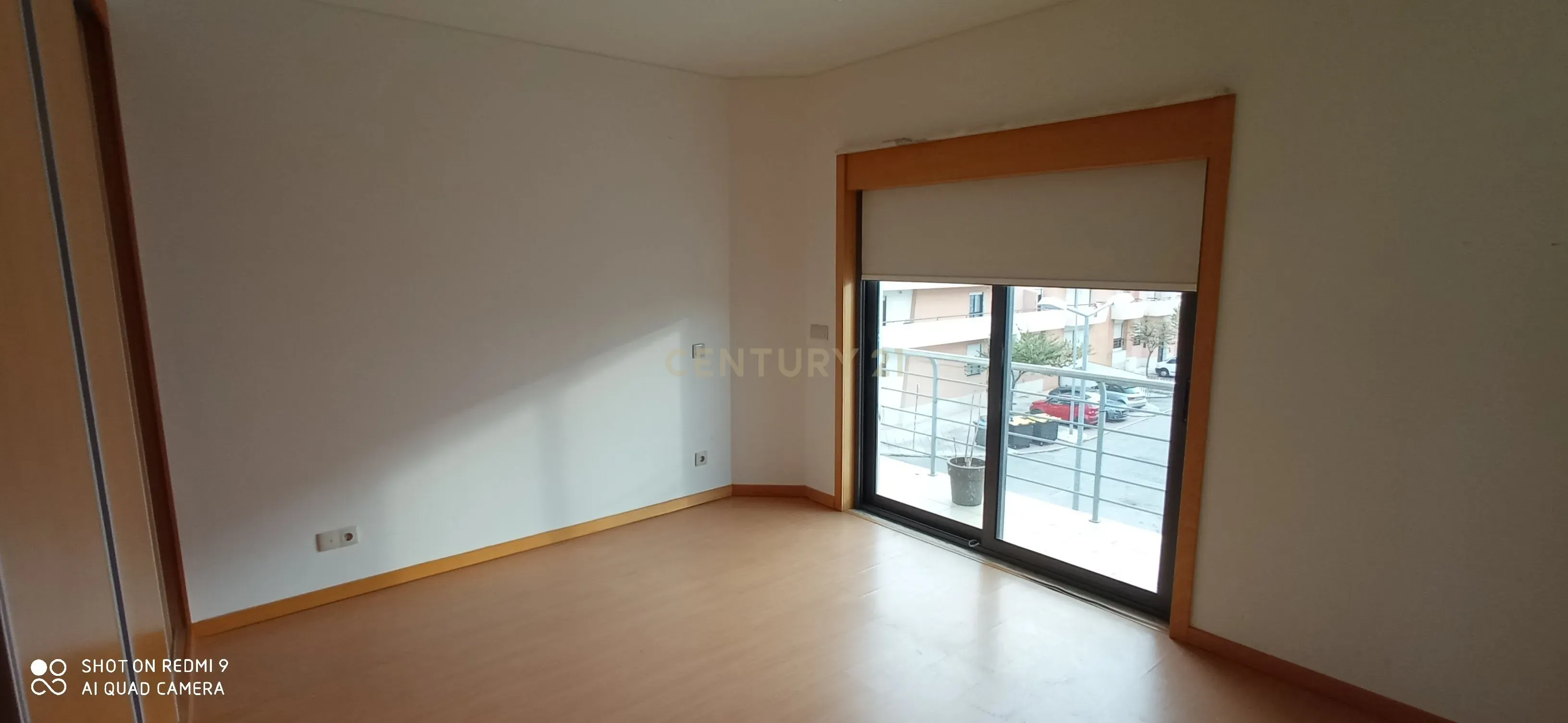 Apartamento T3, com Duas Varandas e Garagem na Vila Serena, Pinhal Novo - Image 6