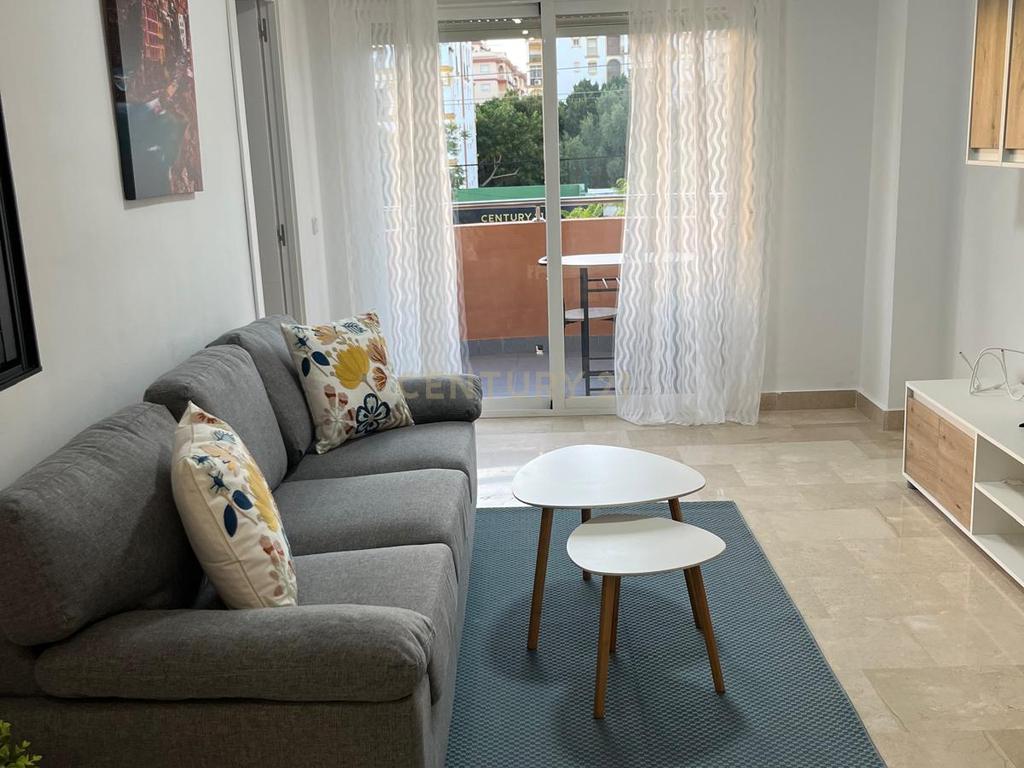 Apartamento T2 em Málaga com Vista para a Cidade e Montanha - Image 5