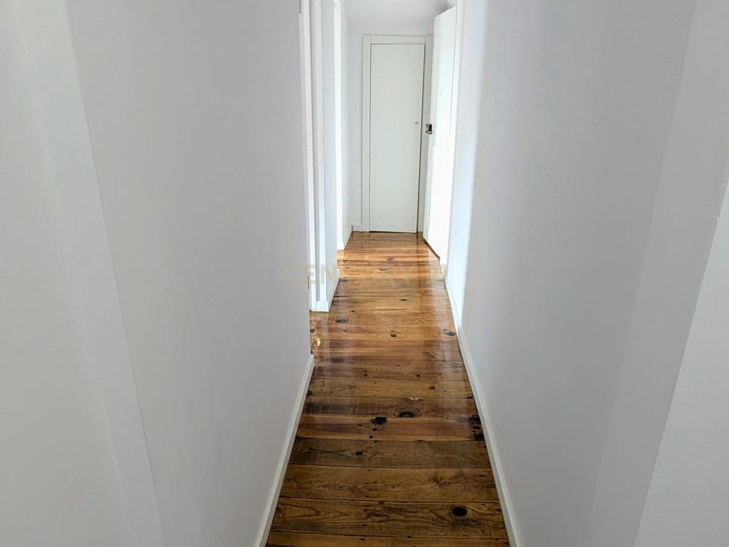 Apartamento T2 no vibrante bairro de Benfica - Image 12