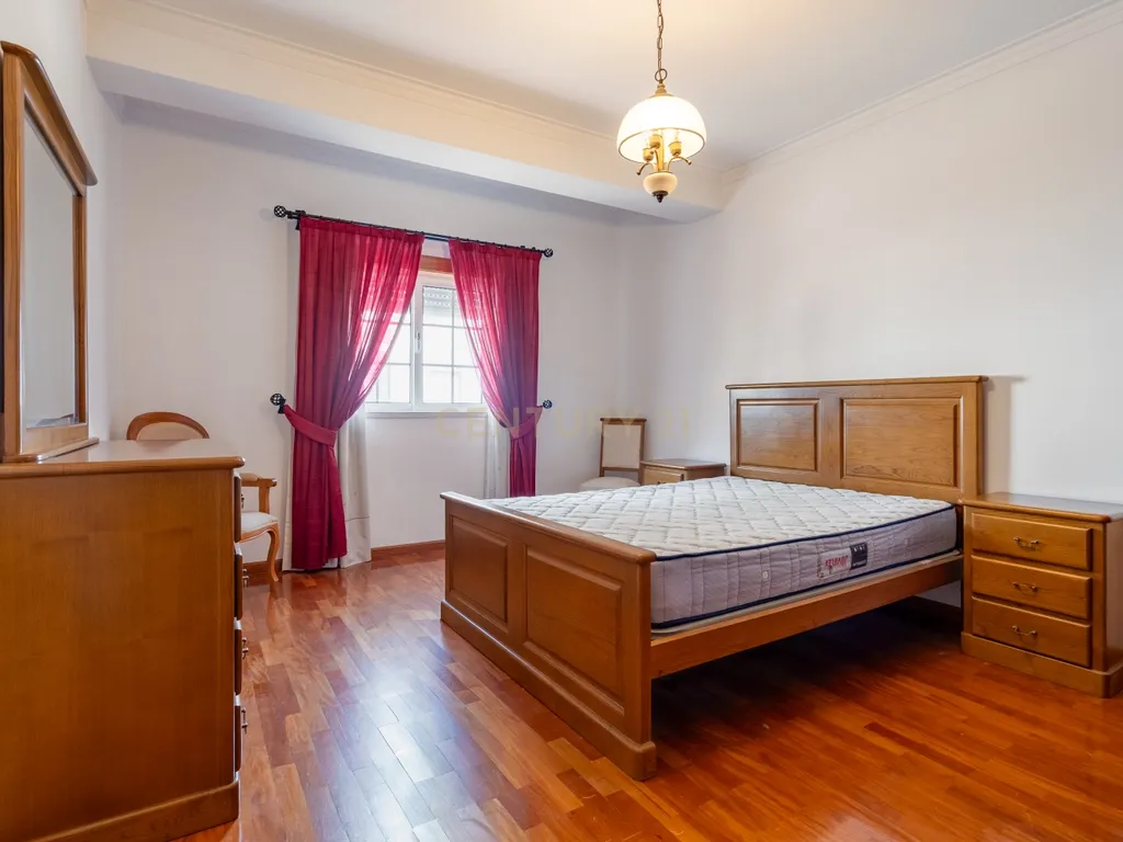Moderno T1 em Lousã, quase novo e pronto a habitar - Image 26