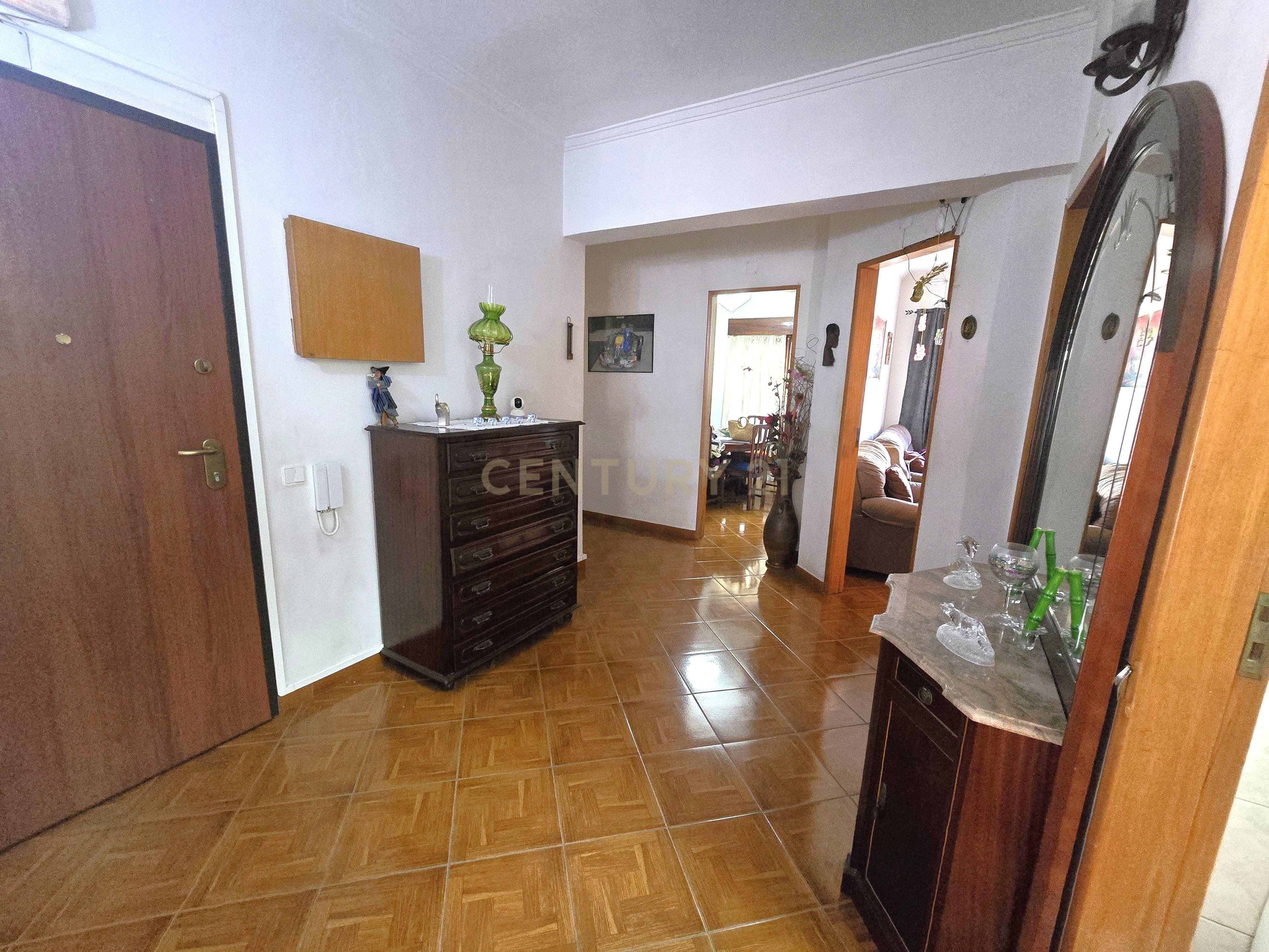 Fotografia 5 de Apartamento T3 com varandas e arrecadação