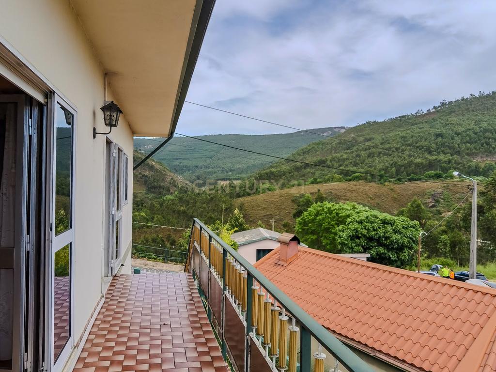 Moradia Bifamiliar T3+T3 em São Pedro da cova – Espaço, Tranquilidade e Conforto - Image 7