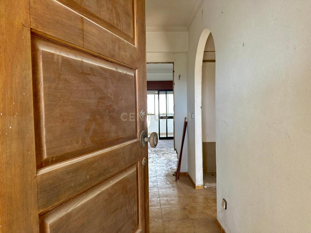 Apartamento T1 com 70 m² em Albufeira – Para Remodelar - Image 16