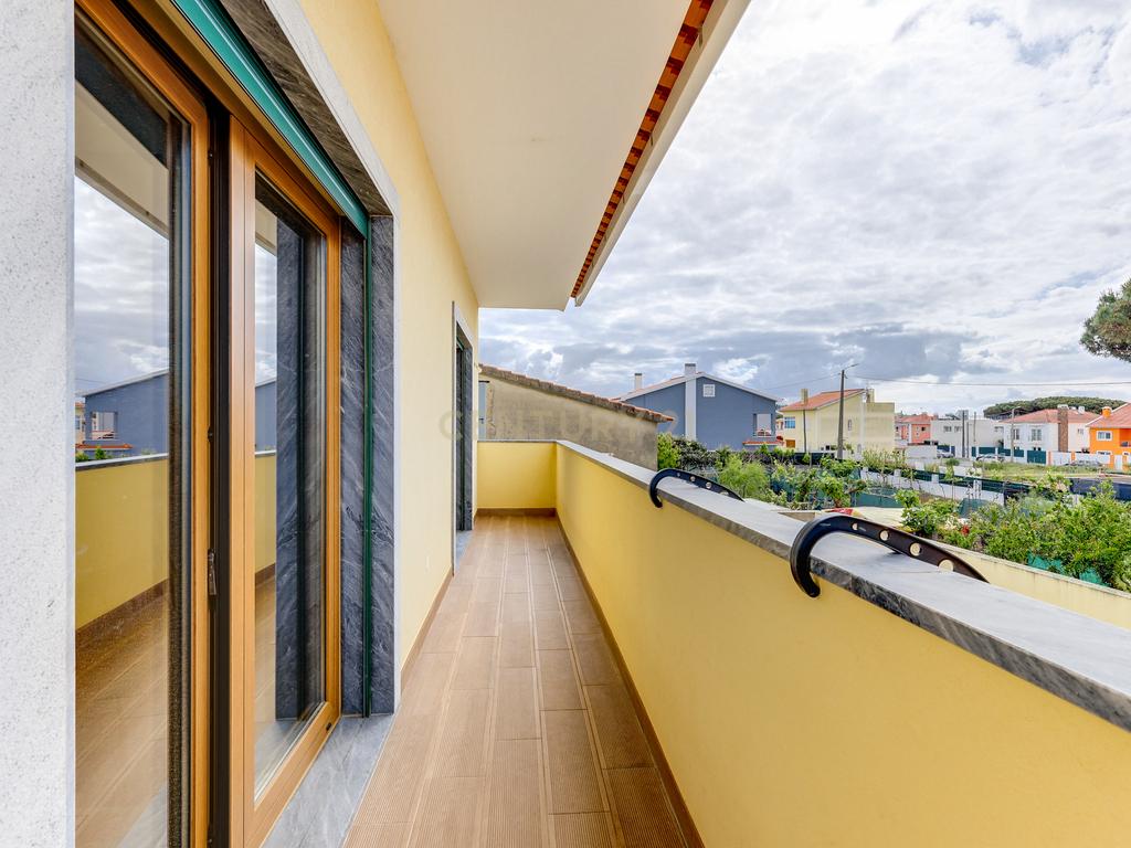 Moradia T4 Isolada Duplex com Box em Adroana, Alcabideche - Image 30
