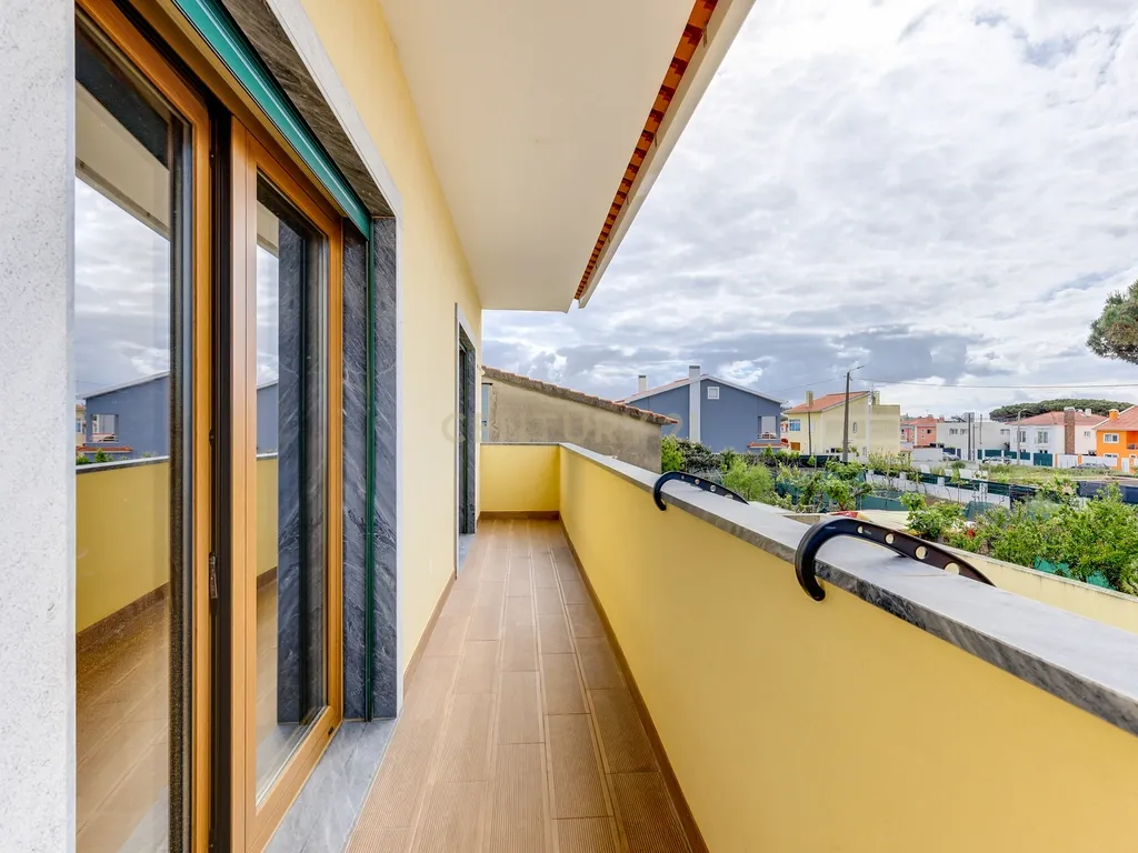 Moradia T4 Isolada Duplex com Box em Adroana, Alcabideche - Image 30